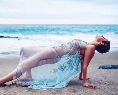 Stella Hayes_ nudes actress images