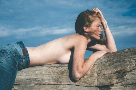 Anna Niro model nude image