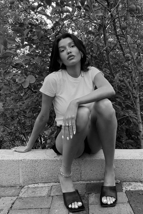 Cherie Madeline erotic actress img