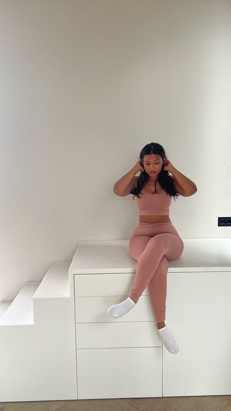 Steph Esther erotic pornstar pic