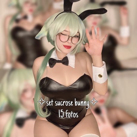 Gato Pez model beautiful image