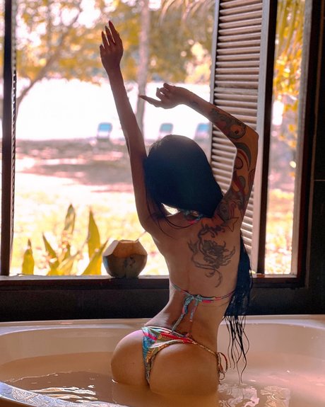 Leng Yein naked actress pictures