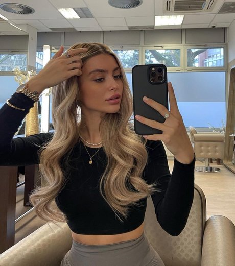 Linabmn beautiful pornstar picture