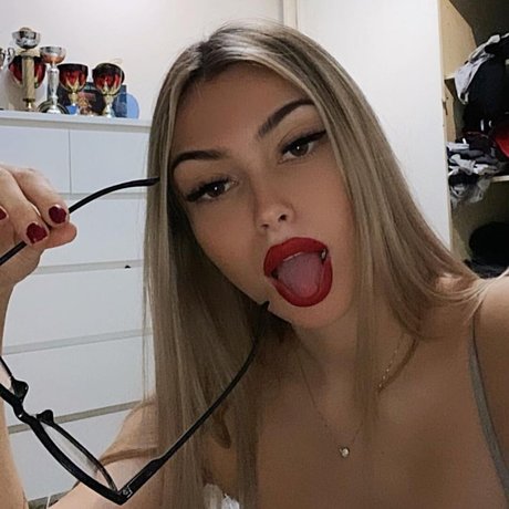 Linabmn model sex photo