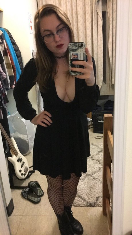 Nicfegan hot actress pic