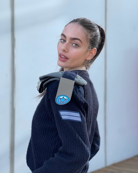 Yael Shelbia model porn photo