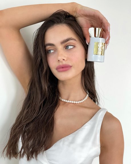 Yael Shelbia high quality actress image