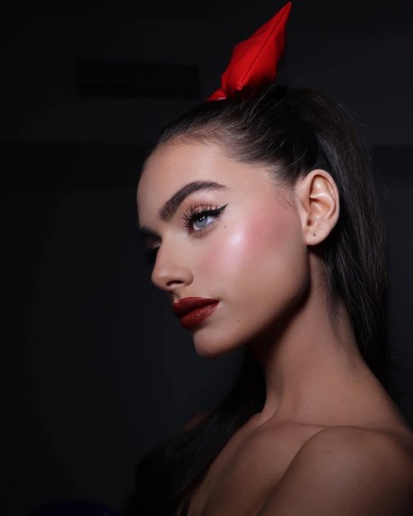 Yael Shelbia star top images