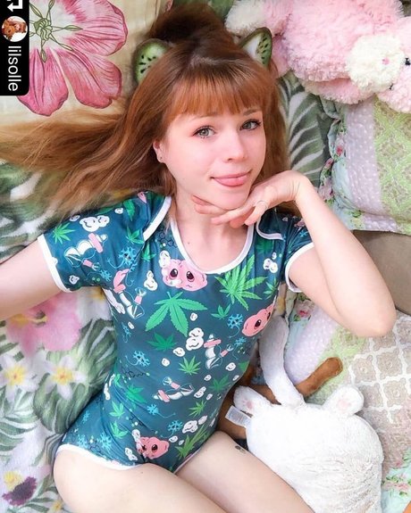 Lilsolle Chickpii perfect pornstar pic