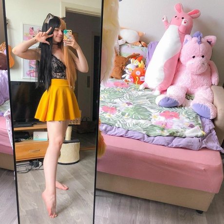 Lilsolle Chickpii nude model picture