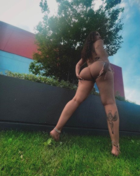 Ash Kash star pornographic picture