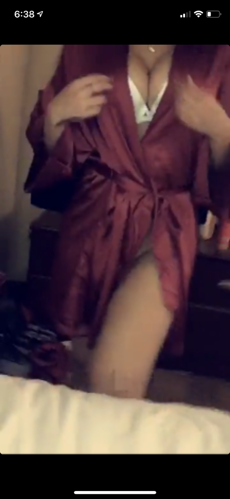 Ash Kash model naked img