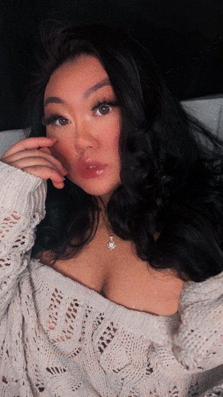 Kendra Vaaj sexy pornstar pics