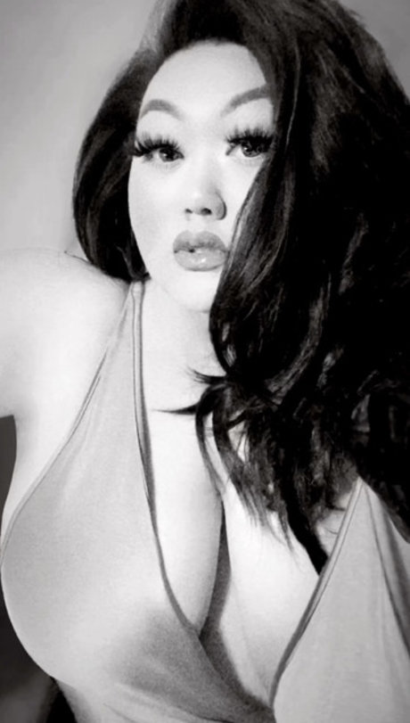 Kendra Vaaj top star img