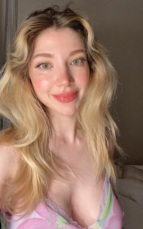 _Kardelen Oeztas model pornographic images