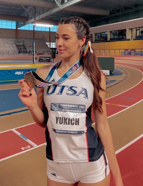 Alanah Yukich_ naked actress photos