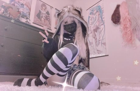 Feiirain model nude photo