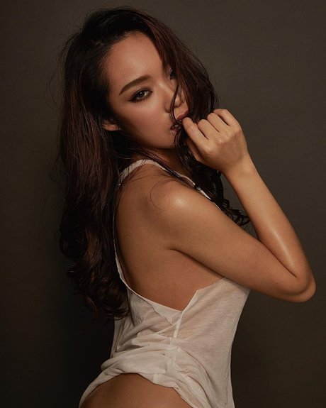 Queenie Lam beautiful model photos