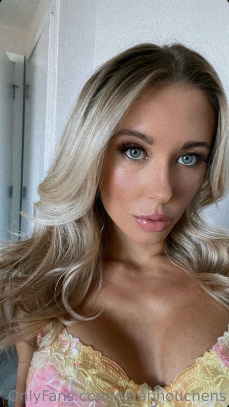 Sarah Houchens hot star photos