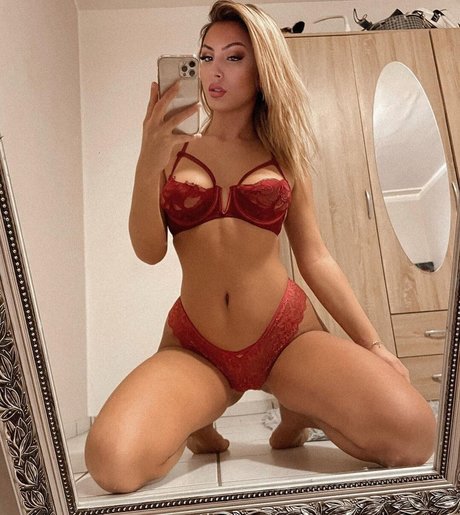 40 onlyfans hot nude pic