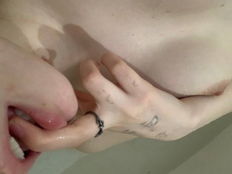 Sqwrtick_ nude pornstar picture