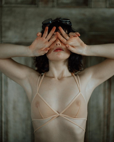 Suzieson nude pornstar gallery