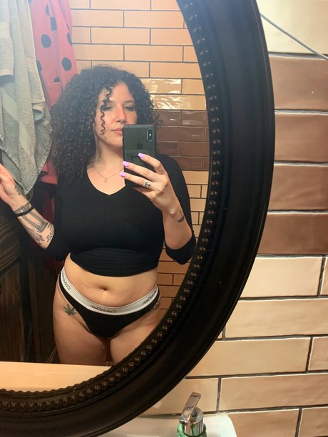 Not Trippy Loner star art photos