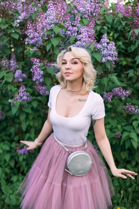 Dear Iris pornstar nude pic