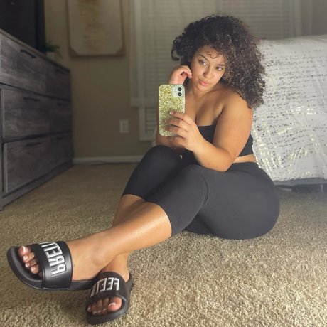 Falliie pornographic model pic