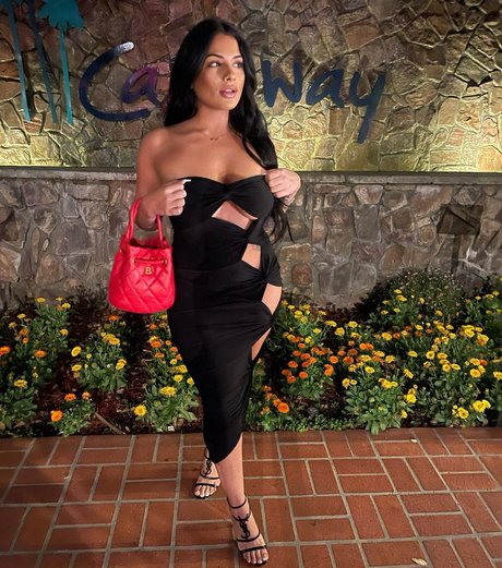 curvy nude onlyfans nudes pictures