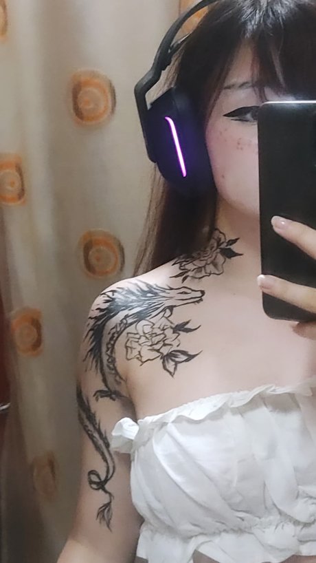 Little Giuli pornstar exclusive picture