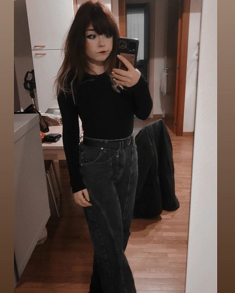 Little Giuli pornstar perfect pictures