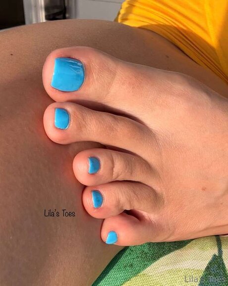 Lilas Toes model perfect photo