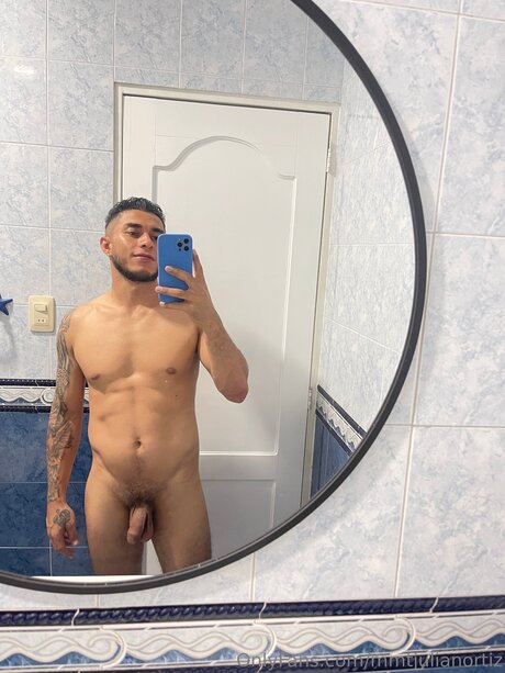 Mmtjulianortiz model adult pic