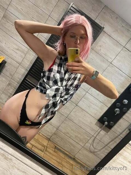 Kittyof1 porn model img