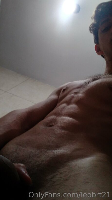 Leobrt21 model pornographic image