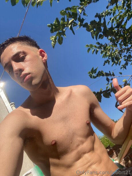 Leobrt21 naked pornstar gallery