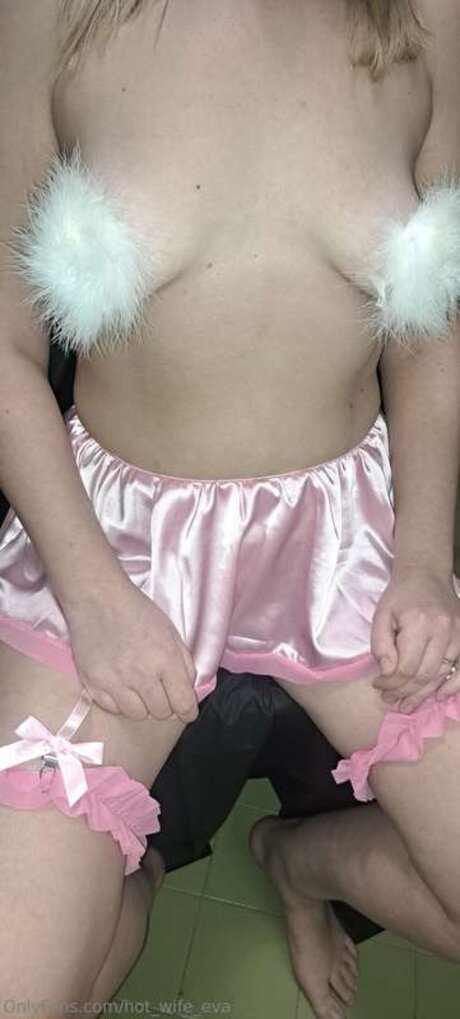 Hot Wife Eva model porn pictures