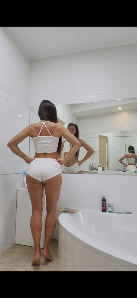 Auraparadis hot model pictures