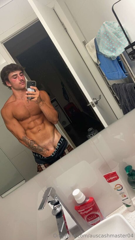 Auscashmaster04 model free pics