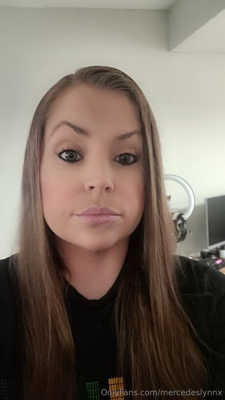 Mercedeslynnx sexy actress pictures