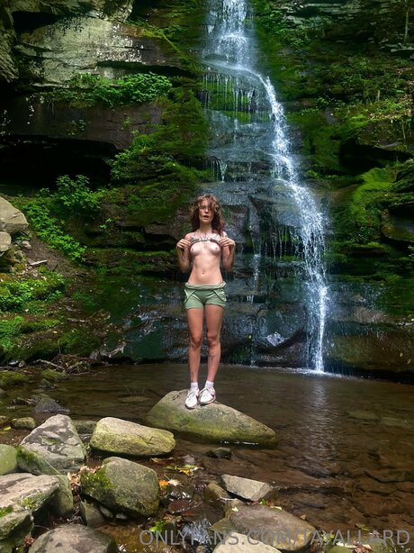 Tayallard model nice pics