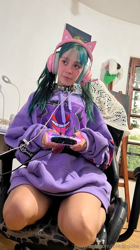 Lole Brooke model pictures