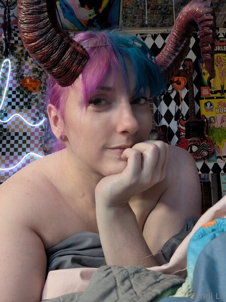 Candice C9m3ra adult actress picture