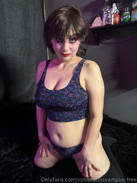 Voluptuousvampire Free nude pornstar photo