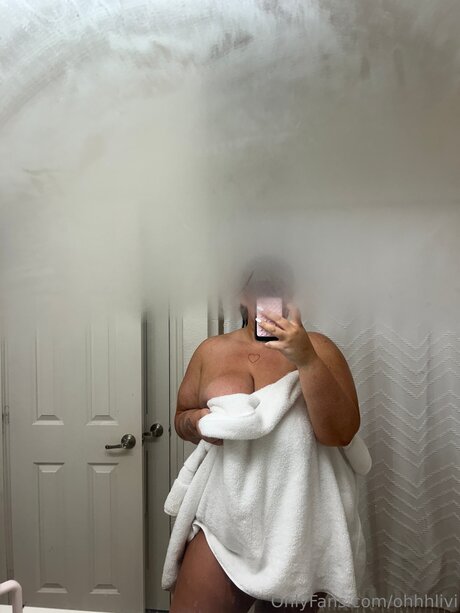 Ohhhlivi adult model galleries