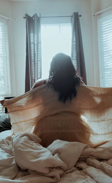 Ohhhlivi art star pic