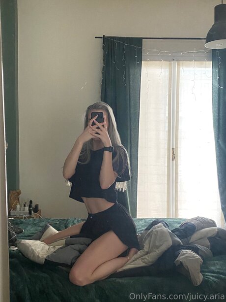 Juicy Aria pornstar hd photos