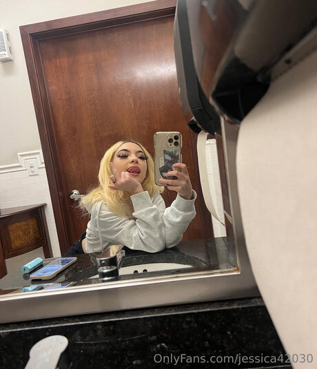 hairy pregnant onlyfans porn pic