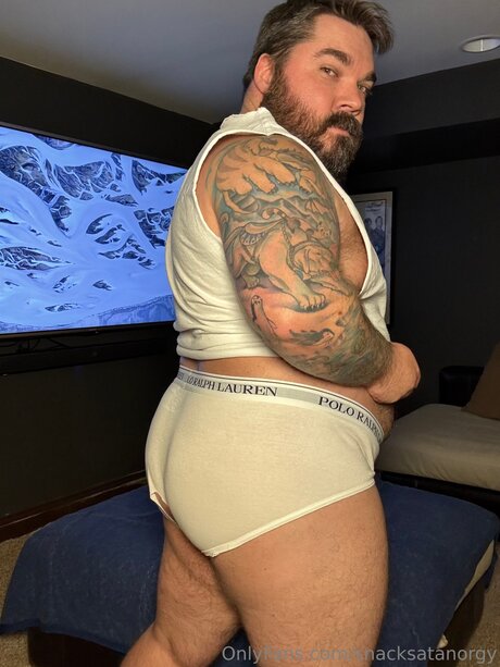 Snacksatanorgy top actress pics